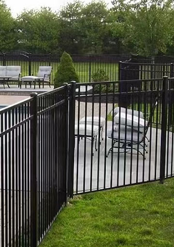 Popular galvanizado/aluminio 3 rieles parte superior plana ornamental piscina valla paneles